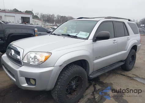 2007 Toyota 4Runner Sr5 V6 z USA, uszkodzony, nr VIN JTEBU14R478092412